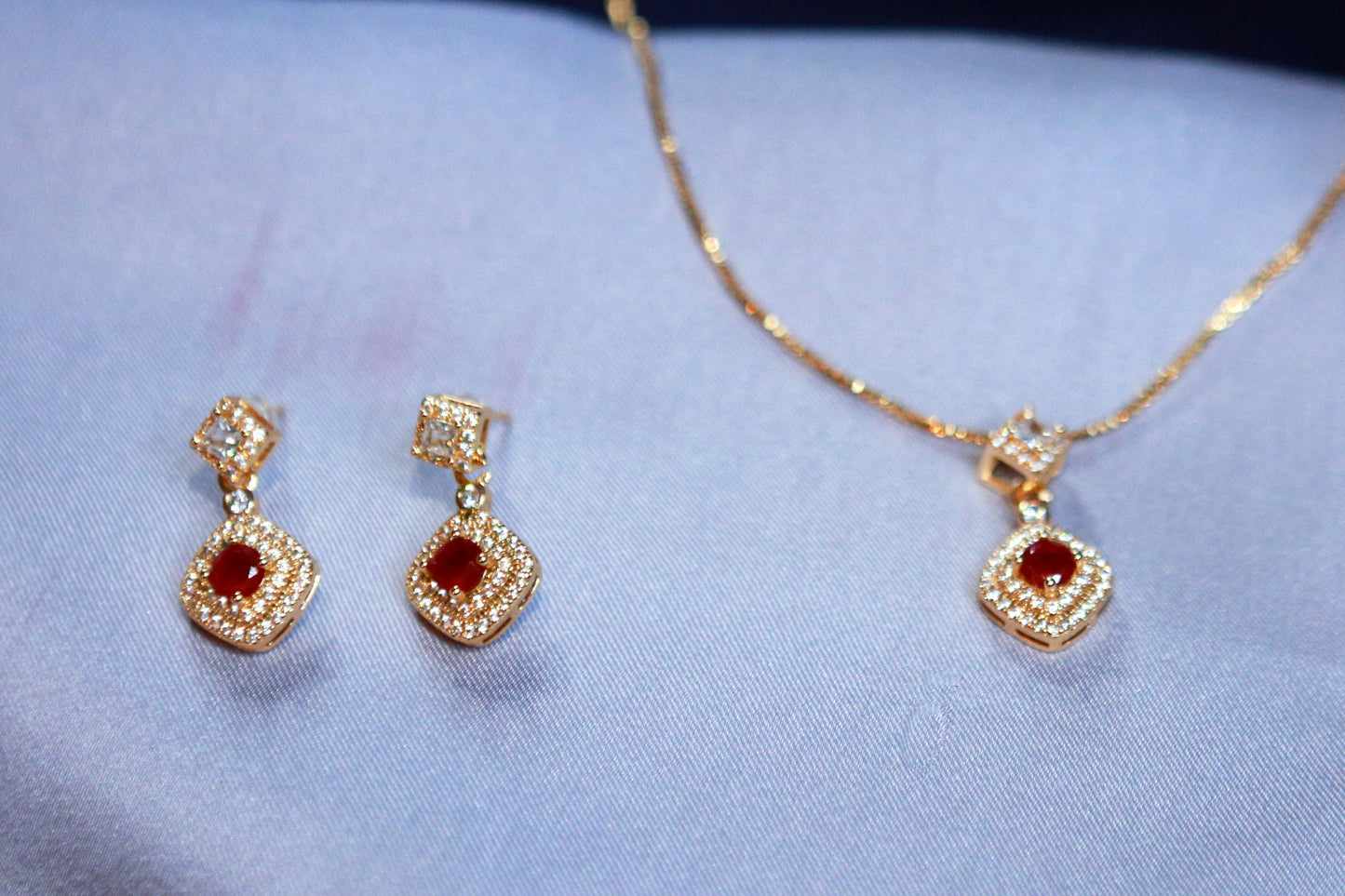 The Scarlet Rhombus Set