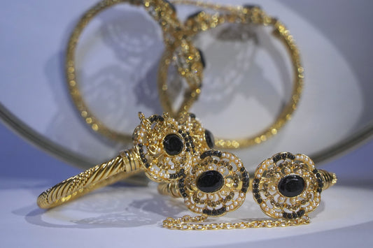 The Onyx & Pearl Heritage Kadas